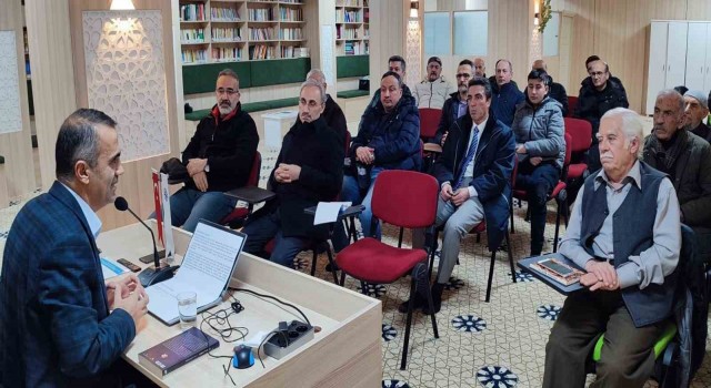 TYBnin konuğu olan Karaağaç, “Yaşamın Metafizik Boyutu” konusunu anlattı