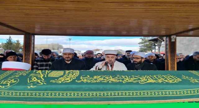 Ümraniye Müftüsünden babaya son görev