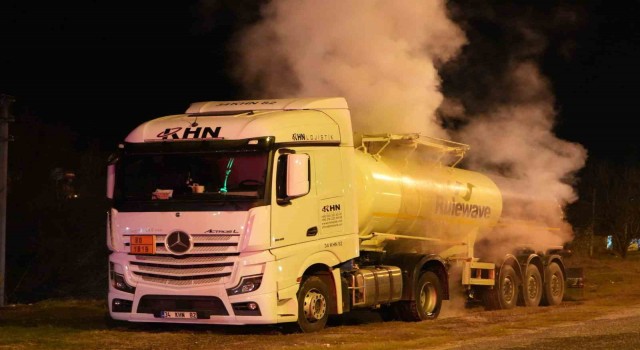 Yalovadan Azerbaycana giden kimyasal yüklü tanker tepkimeye girdi, ekipler harekete geçti
