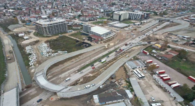 Yeşilova Solaklar Kavşağında 5 köprüden 4ü tamam