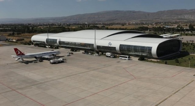 2023 yılında Erzincan Yıldırım Akbulut Havalimanından 394 bin yolcu faydalandı