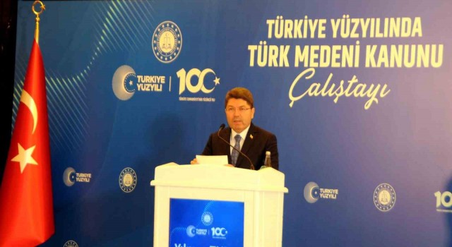 Adalet Bakanı Yılmaz Tunçtan kamuda torpil iddialarına yanıt: “İddiaları reddediyoruz. Tek kriterimiz liyakat”