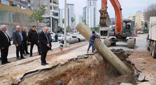 Adana'da 2 km'lik su hattı yenilendi