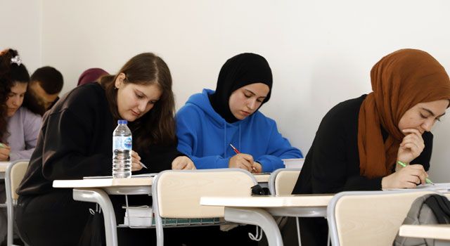 Akdeniz Belediyesi Etüt Merkezi, Öğrencileri Üniversite Hayallerine Kavuşturuyor