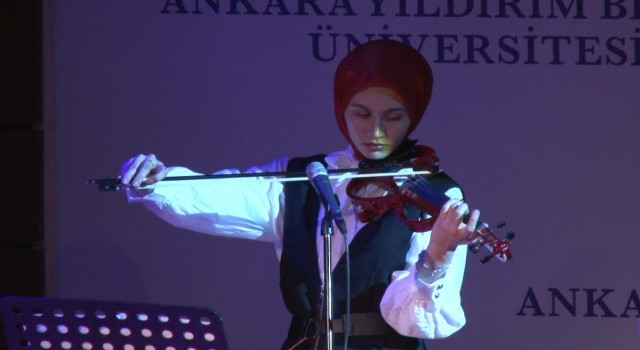 Ankarada tıp fakültesi öğrencilerinden depremzedeler için konser