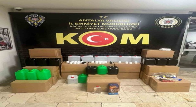 Antalyada 180 bin şişe sahte alkol yakalandı