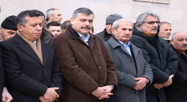 Aşık Ruhani dualarla uğurlandı