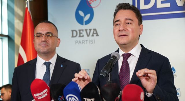 Babacan: "Adalet Dağıtacak Adam Torpil Listesi Karıştırıyor"