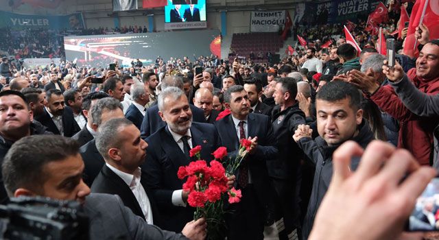Başkan Adayı, Babasının Mezarını Ziyaret Ederek Çalışmalara Başladı