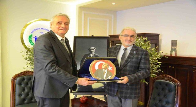 Başkan Bakkalcıoğlu Ertuğrulgazi Derneğinin yeni yöneticileri ile bir araya geldi