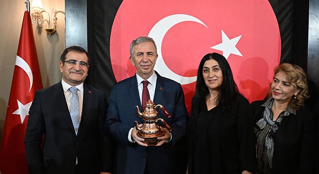 Başkan Yavaş, Erzurumlular Dayanışma Federasyonu İstişare Toplantısına katıldı