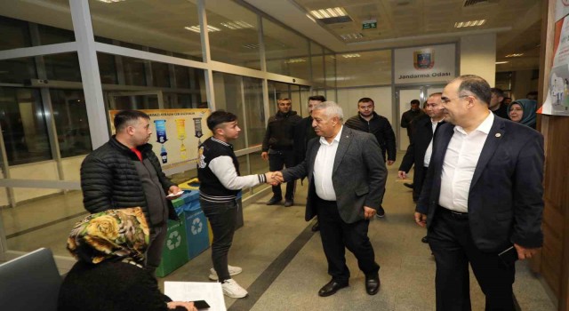Başkan Zeybek belediye birimlerinin yeni yılını kutladı