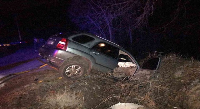 Bilecikte alkollü sürücünün kullandığı araç köprüden aşağı düştü, 2 yaralı
