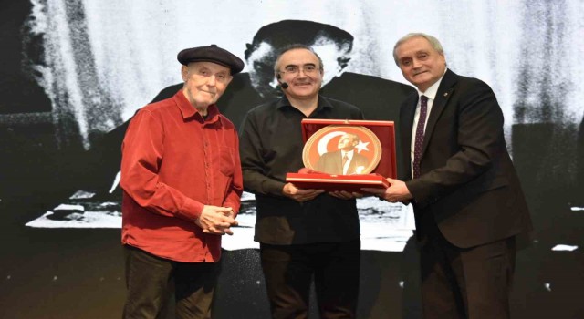 Bozüyükte Sunay Akın ve İlhan Şeşenden unutulmaz bir gece