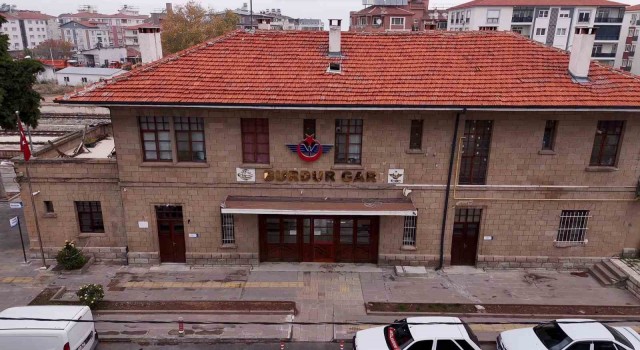 Burdura 15 yıl sonra yolcu treni geliyor