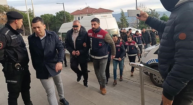 Bursa'daki kuyumcu fonu sanıkları adliyeye sevk edildi: 6 şüpheliden 3ü tutuklandı