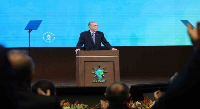 Cumhurbaşkanı Erdoğan: AK Parti, her alanda olduğu gibi belediyecilikte de kendi kendiyle yarışmaktadır