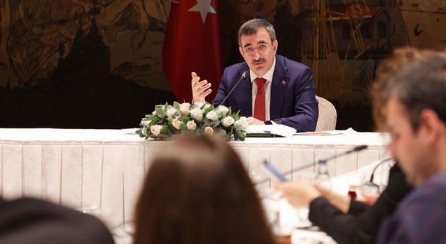 Cumhurbaşkanı Yardımcısı Yılmaz: Emekliye ek zam için çalışmalar sürüyor