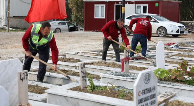 Deprem Şehitliğinde Düzenleme Çalışması