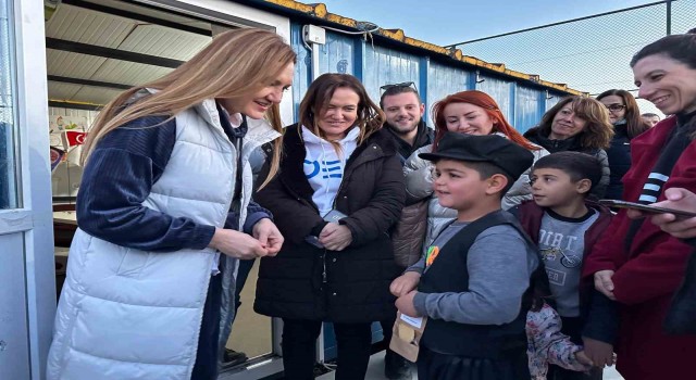 DEÜ ekiplerinde Malatyada konteyner kente ziyaret
