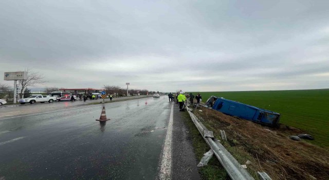 Diyarbakırda cezaevi aracı devrildi: 13 yaralı