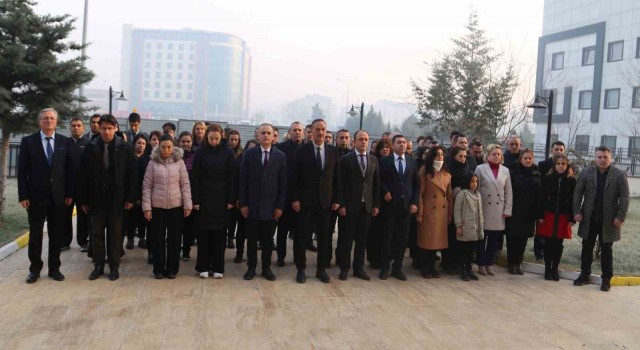 Edirnede Tapu Kadastro personelinden şehitler için saygı duruşu