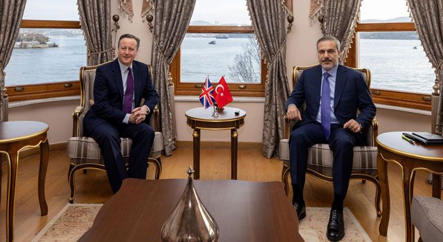 Fidan ve Cameron İstanbul'da Bir Araya Geldi