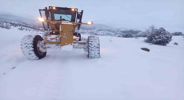 Giresunun yüksek kesimlerde 61 köy yolu kar nedeniyle ulaşıma kapandı
