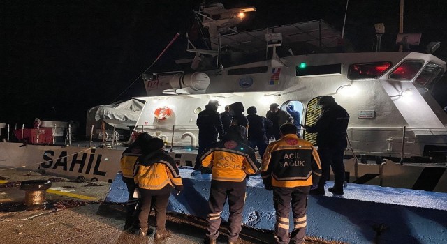Gökçeadada rahatsızlanan 2 vatandaş tahliye edildi
