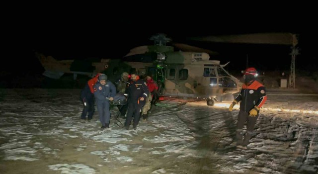 Hasan Dağında düşerek yaralanan dağcı helikopterle kurtarıldı