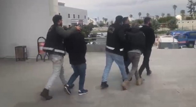 Hatay’da Hasarlı binadan hırsızlık yapan 3 şahıs tutuklandı