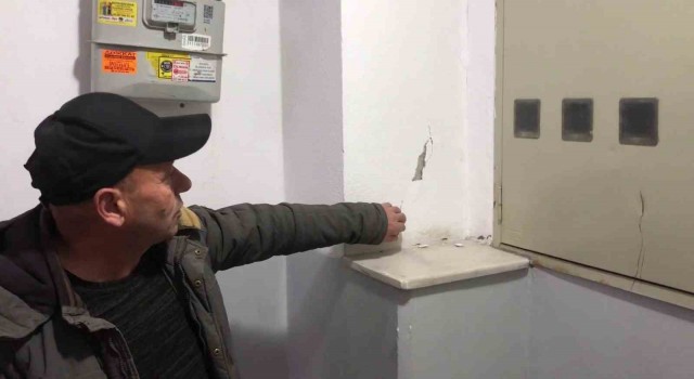 İBBnin metro çalışmasında dinamit patlaması sonucu çevredeki binalar zarar gördü