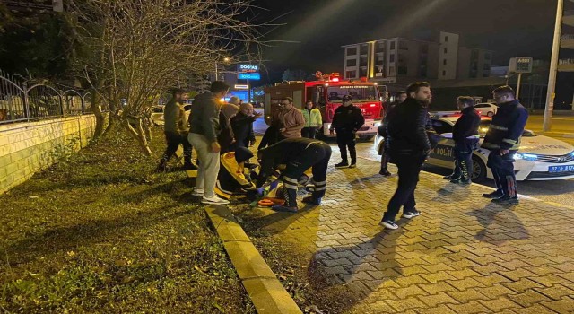 İki otomobilin karıştığı kazada sürücüler yaralandı