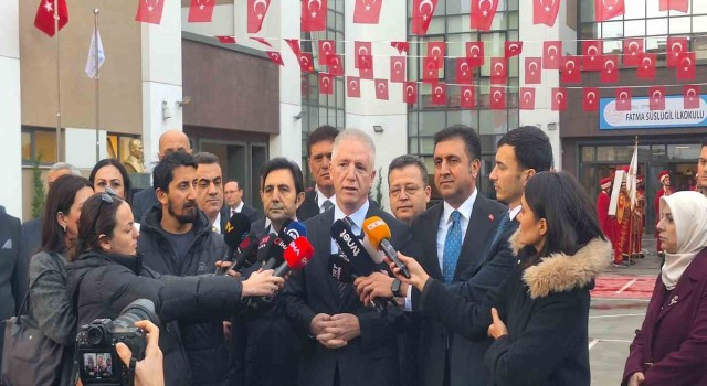 İstanbulda 2 milyon 985 bin 983 öğrencilerin karne heyecanı