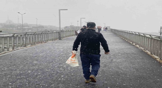 İstanbulda kar etkili oluyor