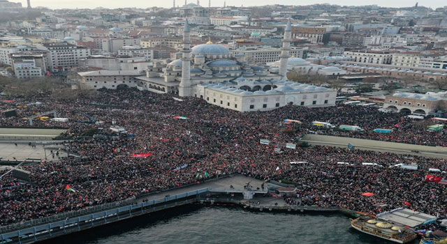 İstanbul'da 'Şehitlerimize Rahmet, Filistin'e Destek, İsrail'e Lanet' Yürüyüşü