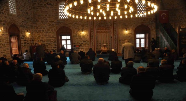 Kanuni Sultan Süleymanın yaptırdığı camide 7 yıl sonra ilk namaz