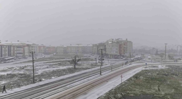 Kapaklı beyaza büründü