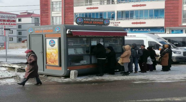Karsta vatandaşlar “Halk Ekmeğe” yöneldi