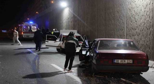 Kayseride iki otomobil çarpıştı: 1 yaralı