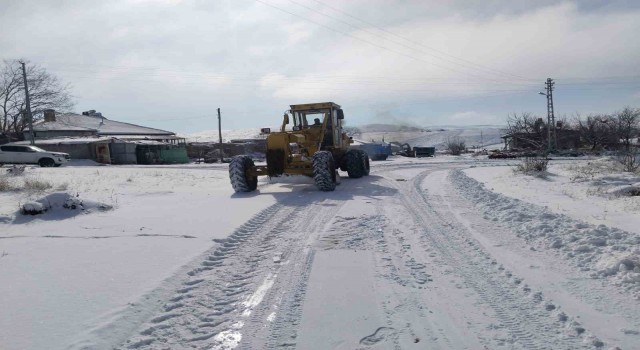 Kayseride ulaşıma kapanan 273 mahalle yolu açıldı