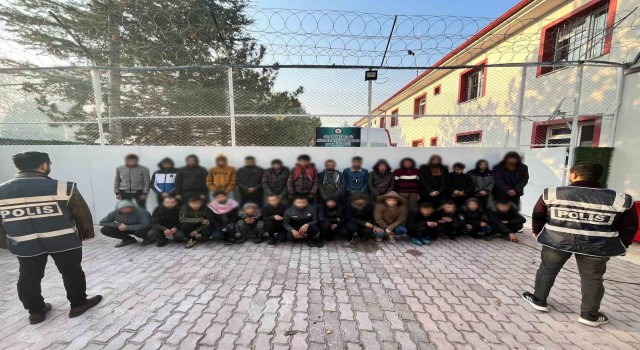 Konyada 35 düzensiz göçmen yakalandı
