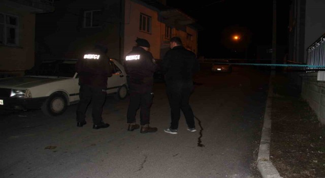 Konyada apartman önünde silahlı kavga: 1 yaralı