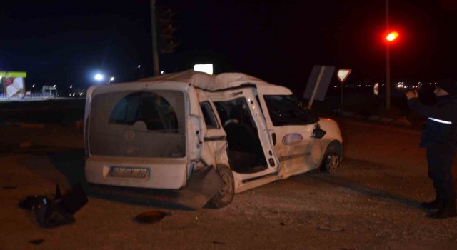 Konyada tır ile hafif ticari araç çarpıştı: 1 yaralı
