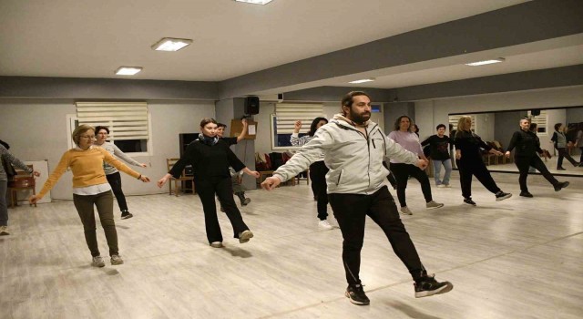 Kuşadası Belediyesi Dans Sanatları Akademisi Spor Kulübü açıldı