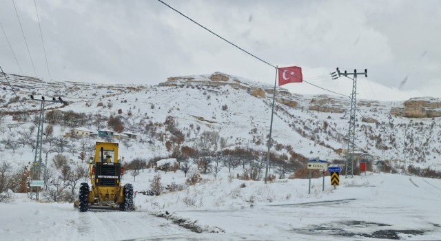 Malatyada kar yağışı nedeniyle 129 köy yolu ulaşıma kapandı