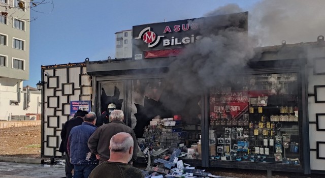 Malatyada konteyner iş yerinde çıkan yangın büyümeden söndürüldü