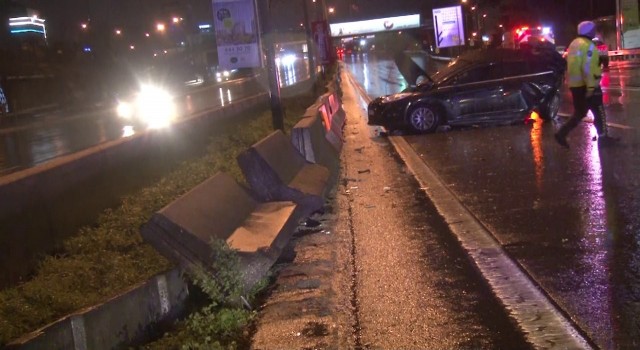 Maltepede 4 aracın karıştığı kazada, 4 kişi yaralandı
