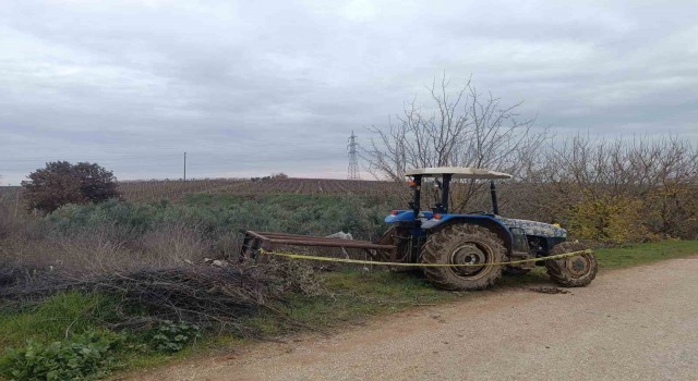 Manisada sır cinayet: Traktörünün yanında tüfekle vurulmuş halde bulundu