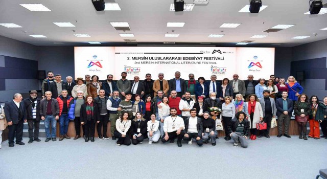 Mersinde edebiyat rüzgarı esti